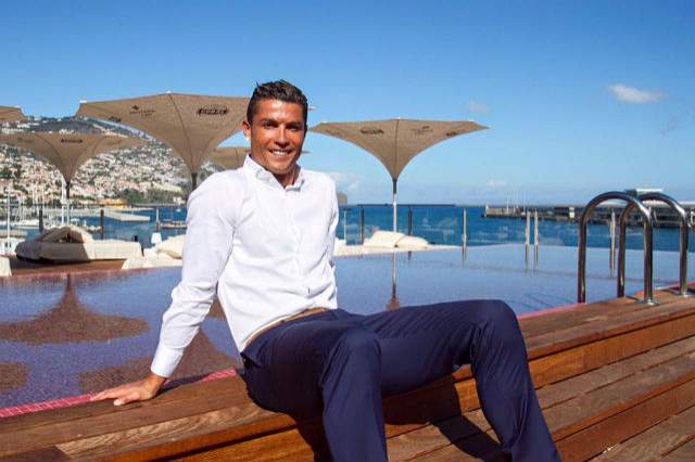 VIDEO / Cristiano Ronaldo şi-a tras hotel de cinci stele, în Portugalia. Cât scoţi din buzunar pentru o noapte de cazare