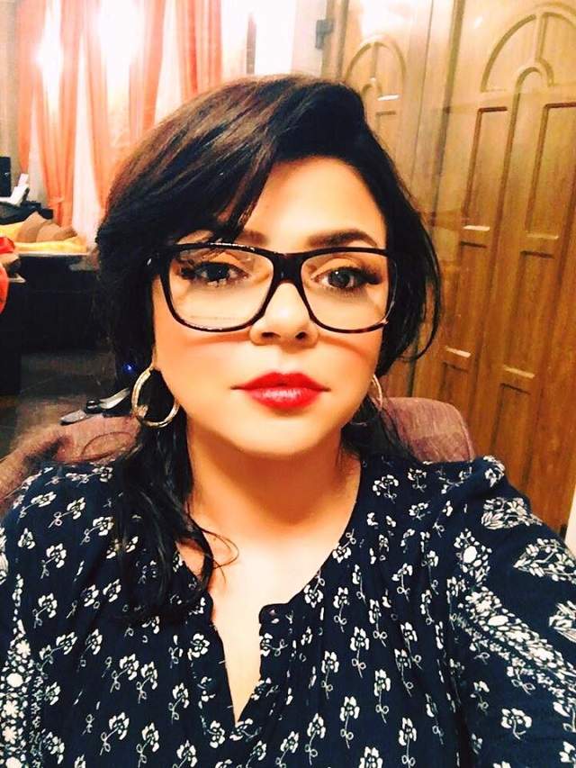 Cântăreaţa de manele Laura Vass, TRANSFORMATĂ TOTAL! A slăbit, şi-a schimbat culoarea părului şi e de nerecunoscut!