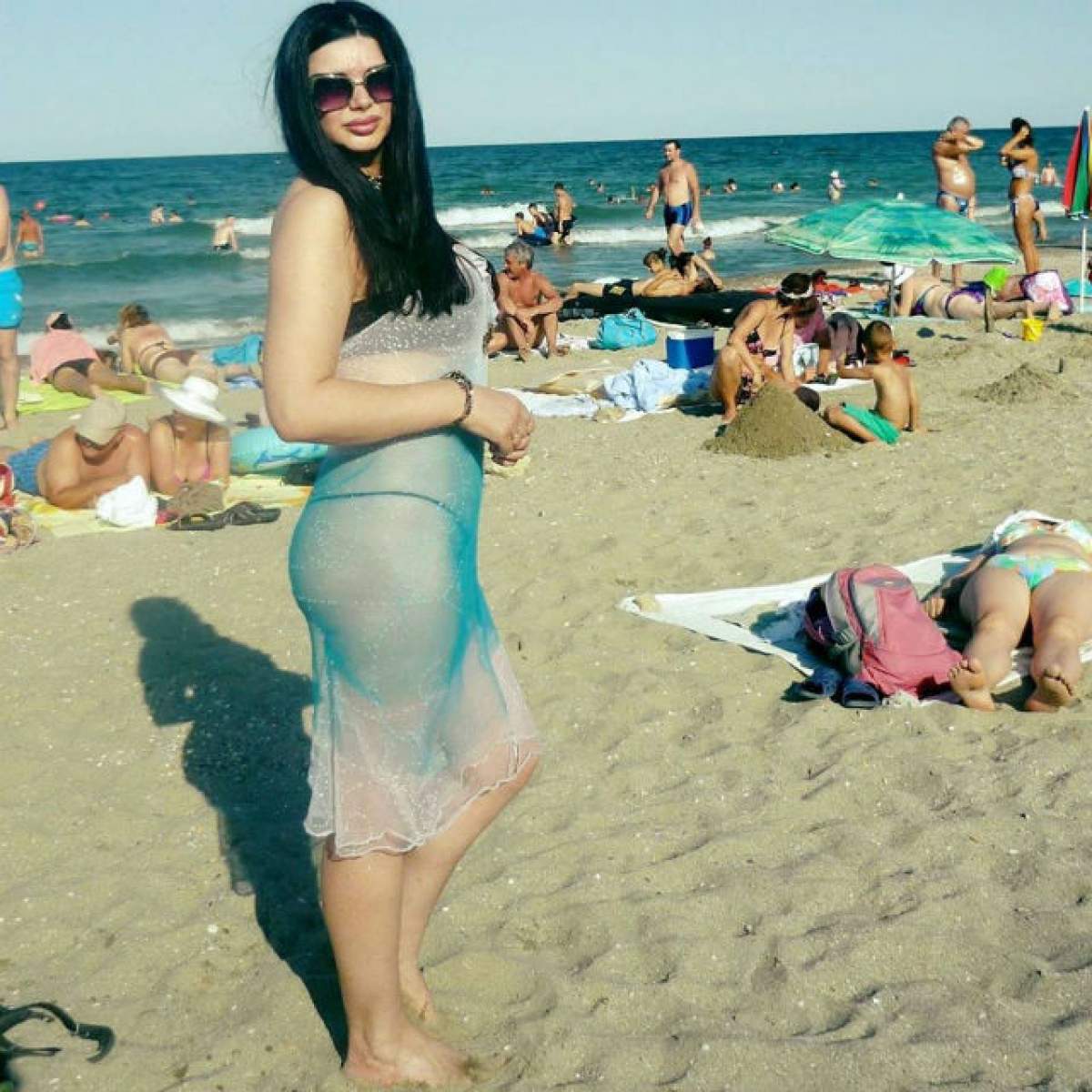 FOTO / Marinela Niţu, în costum de baie tanga la 43 de ani, pe plajă! Are tupeu, nu glumă