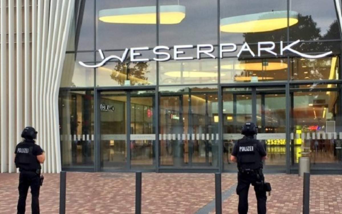 O nouă alertă teroristă! Un mall din Germania a fost evacuat complet de poliţişti
