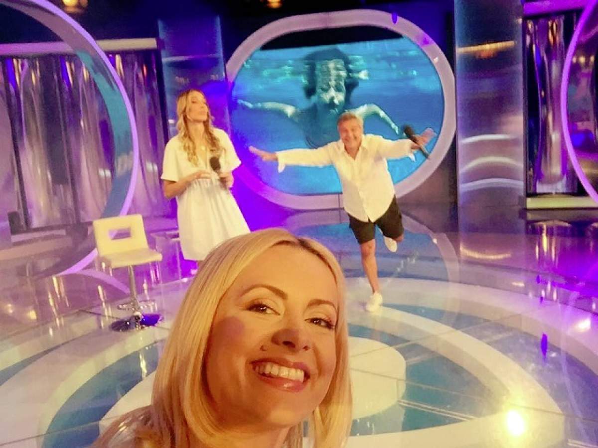 Nici nu s-a terminat "Acces Direct", iar Simona Gherghe sărbătoreşte! Cum s-a pozat în ultimul minut de emisie