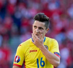 FOTO / Nu toţi „tricolorii” sunt trişti, după eşecul României de la EURO 2016! Steliano Filip se iubeşte cu o brunetă focoasă!