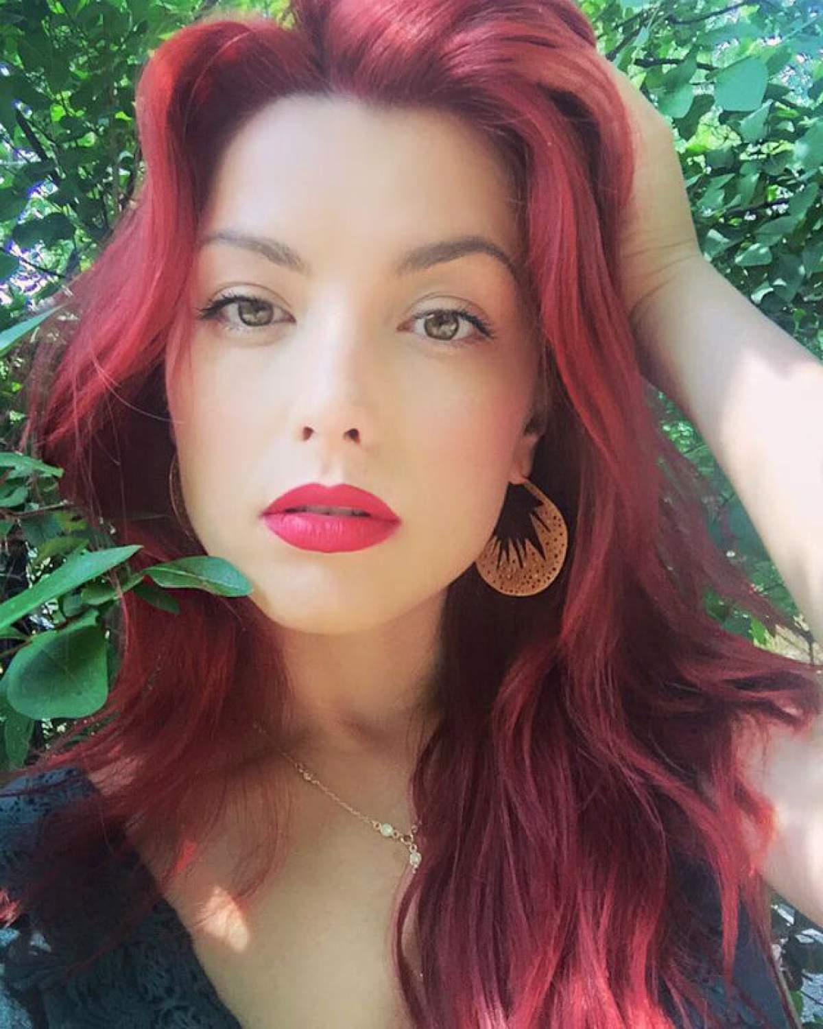 VIDEO & FOTO / Elena Gheorghe, copleşită de o SURPRIZĂ DE PROPORŢII! Cine "i-a copt-o" a fost răsplătit pe măsură de cântăreaţă