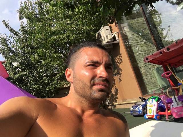 Pepe, weekend la piscină: "Am scos gagicile la plajă"