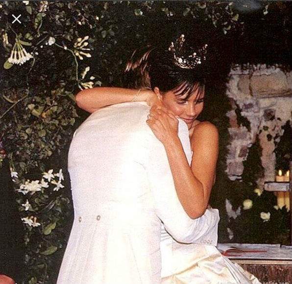 FOTO / Imagini de colecţie de la nunta celebrului cuplu Victoria şi David Beckham! Mesajul emoţionant postat de fostul fotbalist la ceas aniversar