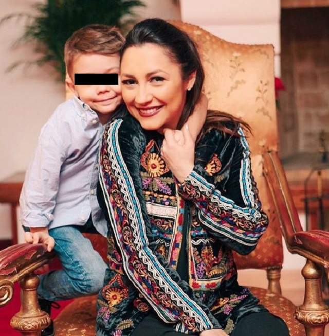 FOTO / Andra, mămică pentru a treia oară? O prezentatoare TV a făcut dezvăluirea: "Are o burtă de luna a şaptea"