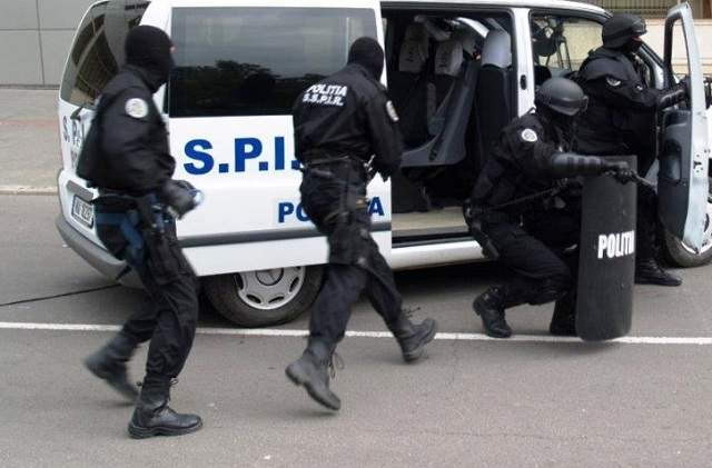 Alertă de gradul zero în Capitală! Un colet suspect a fost găsit în apropiere de Ambasada Tunisiei