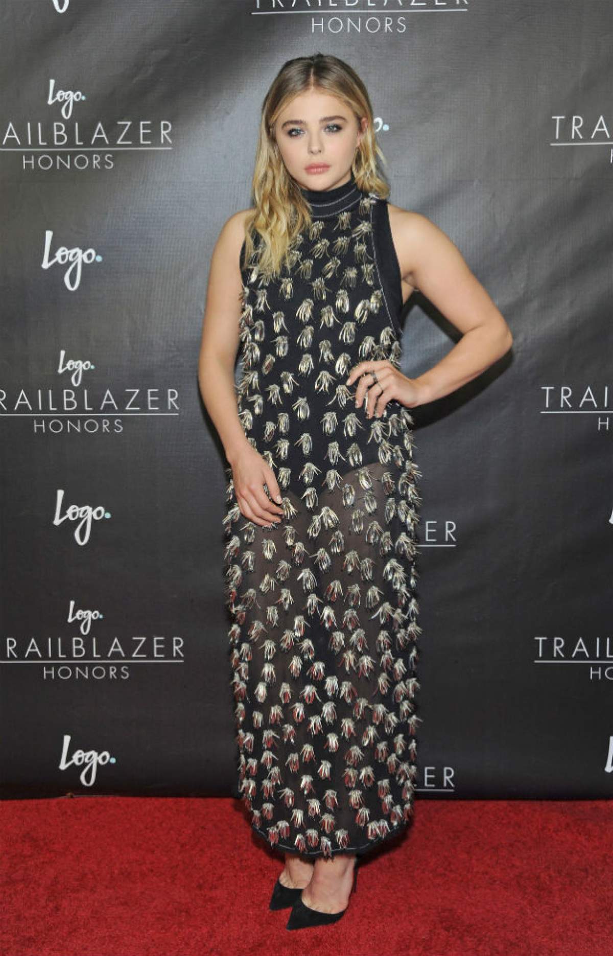 FOTO / Dacă nu le poţi "învinge" pe fetele rele, treci în tabăra lor! Actriţa Chloe Moretz s-a lăsat fotografiată într-o ipostază sexy