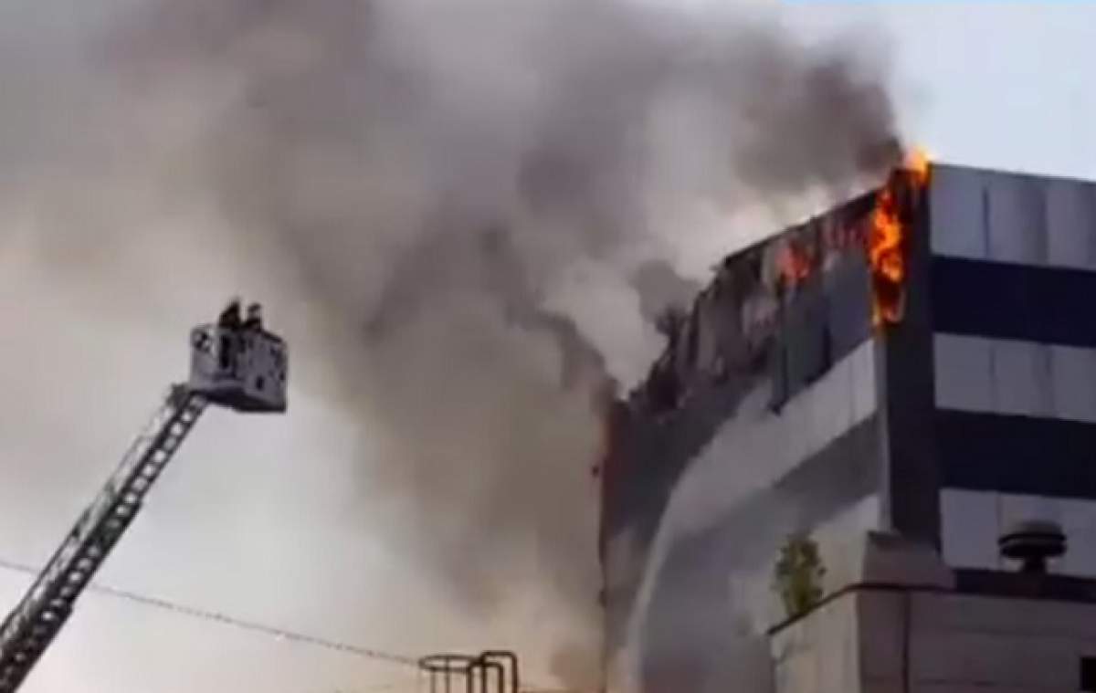 VIDEO / Un incendiu puternic a izbucnit în Piața Crângași!
