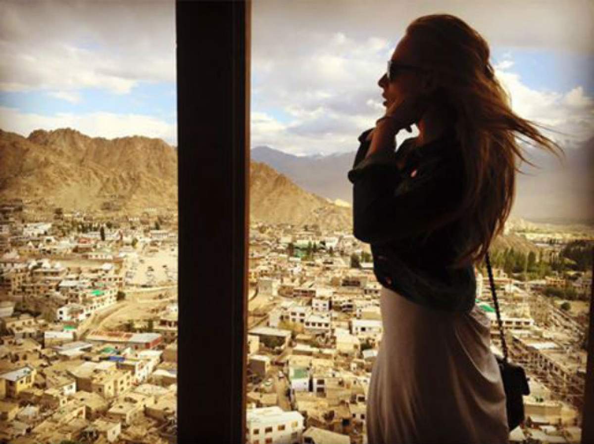 VIDEO & FOTO / Iulia Vântur a găsit soluţia perfectă pentru înlăturarea stresului înainte de nunta cu Salman Khan