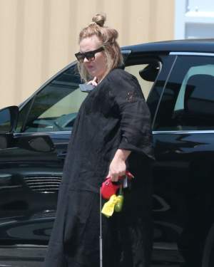 FOTO /  Adele, te-ai uitat în oglindă înainte să ieşi aşa pe stradă? Apariţia îngrozitoare pe care niciun critic nu ar ierta-o