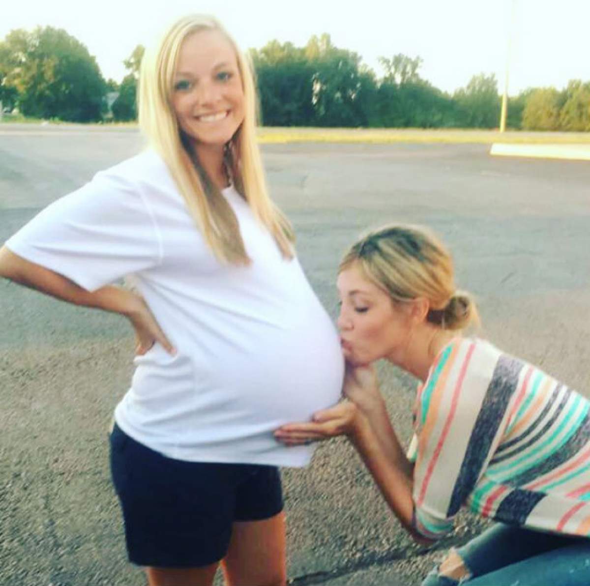 VIDEO & FOTO / Mackenzie McKee dansează demenţial cu BURTA la GURĂ! Imaginile de la care nu-ţi poţi lua ochii