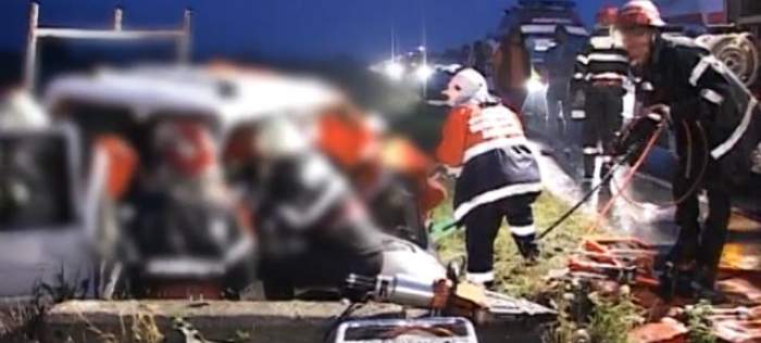 VIDEO & FOTO / Tragedie fără margini! Doi bărbați de 30 de ani au murit, în urma unui accident rutier