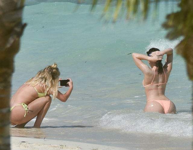 FOTO / Kylie Jenner, spectacol incendiar la plajă! Paparazzii au surprins detaliul jenant care a dat naștere multor întrebări