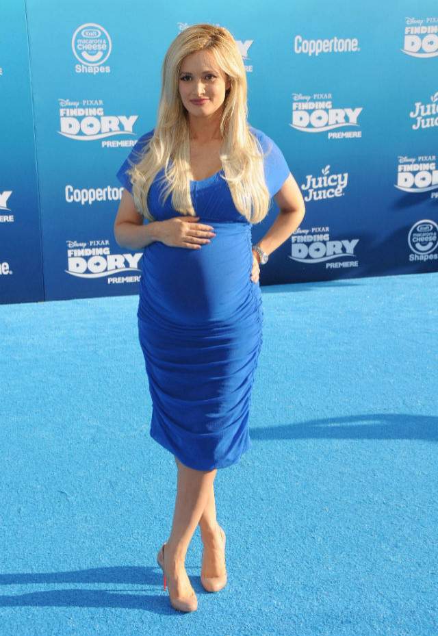 FOTO / Holly Madison a devenit mămică şi a anunţat numele bebeluşului
