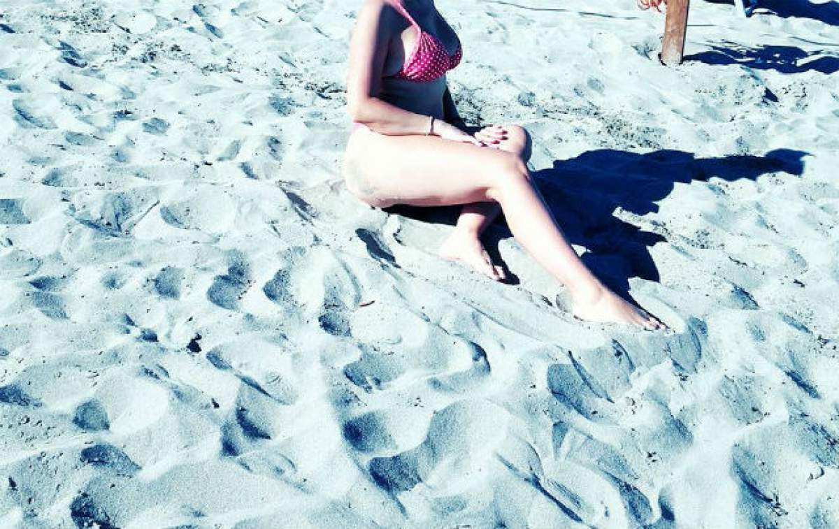 FOTO / Magda Ciumac s-a lăsat fotografiată în POZIŢII SENZUALE, dar nu are un corp deloc lucrat, iar CELULITA e în floare