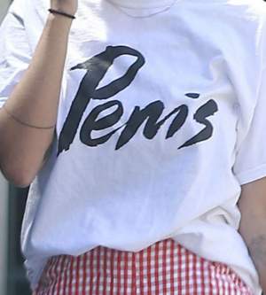 FOTO / Fiica actriţei Demi Moore, apariţie publică cu MESAJ INDECENT imprimat pe TRICOU! Tu l-ai purta?