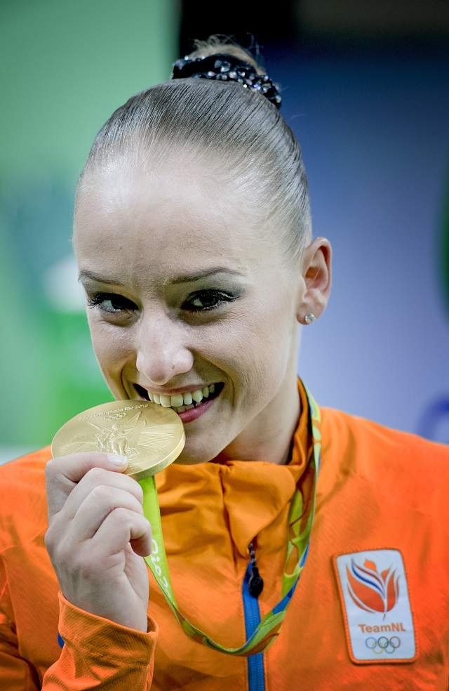 FOTO / Câţi bani încasează un sportiv care a câştigat o medalie de aur la Jocurile Olimpice de la Rio