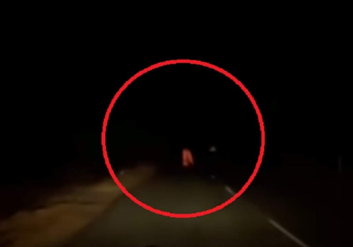 VIDEO / Fantomă prinsă pe imagini pe o stradă pustie! Șoferul care a surprins imaginile, marcat pentru totdeauna