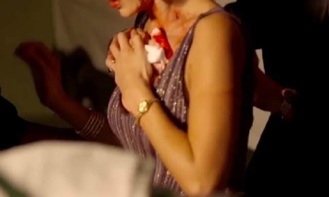 VIDEO / O actriță a fost grav înjunghiată în piept! Imediat după incident, a fost transportată la spital