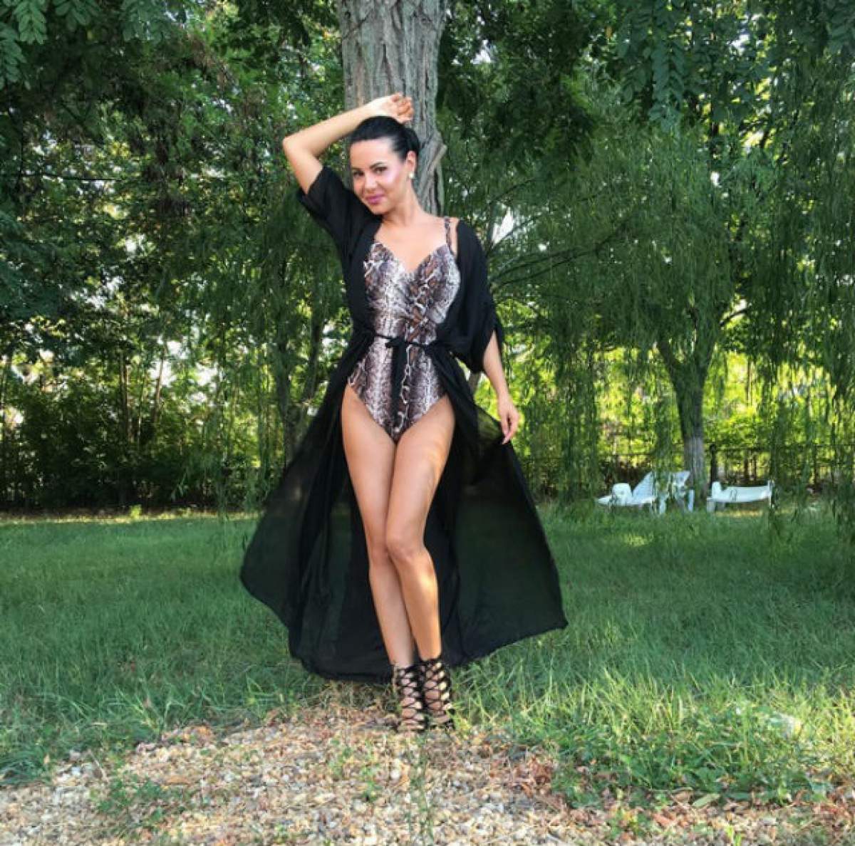 FOTO / Şi-a scos posteriorul la înaintare până când îşi "repară balcoanele"! Elena de la "Temptation Island – Insula iubirii", apariţie fierbinte rău