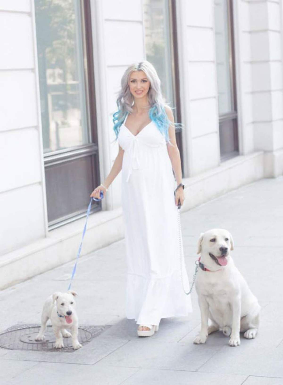 VIDEO & FOTO / Andreea Bălan a pregătit camera fetiţei! Amuzată de reacţia unuia dintre câini, ne-a invitat să vedem cum arată