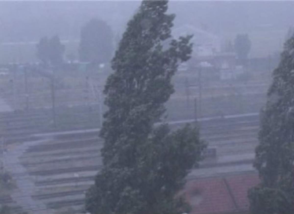 Aveţi grijă pe unde mergeţi! Meteorologii au emis CODURI GALBENE în mai multe judeţe din ţară