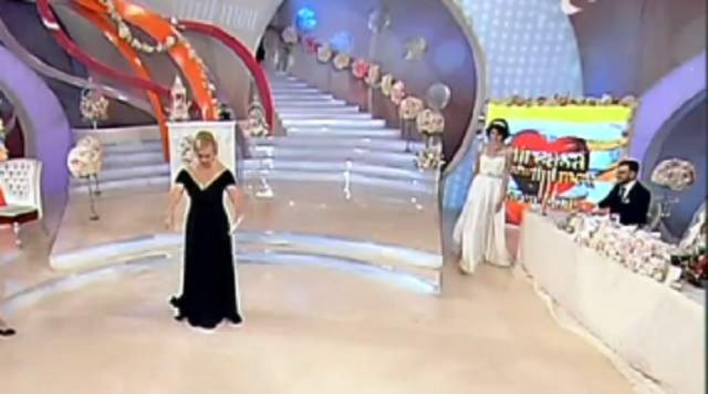 VIDEO / Una mai frumoasă ca alta! Paula Chirilă a schimbat trei rochii la Gala ”Mireasă pentru fiul meu”! Ție care-ți place cel mai mult?