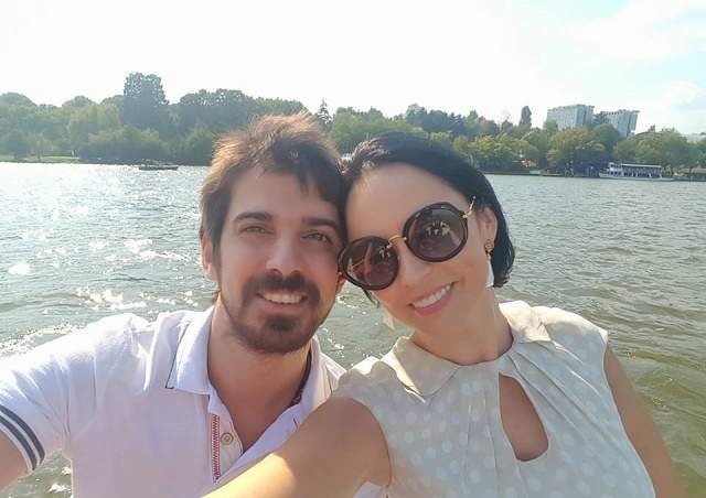 Andreea Marin și soțul ei s-au distrat în parc: ”Barca mi-a amintit de noi, la început de drum”