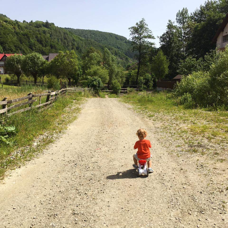 FOTO / Diana Dumitrescu golăneşte, Ducu Ion - copil creşte! Băiatul fostului soţ al actriţei s-a făcut mare şi e copia fidelă a Ioanei Blaj