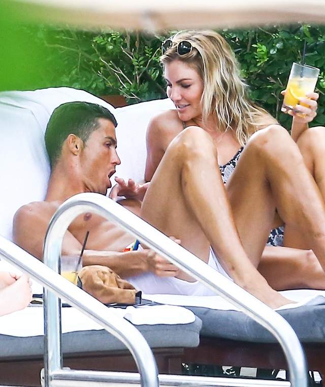 FOTO INCENDIAR / Cine îi mai opreşte? Cristiano Ronaldo şi noua sa iubită, scene fierbinţi în văzul lumii! Cassandre Davis e super-sexy!
