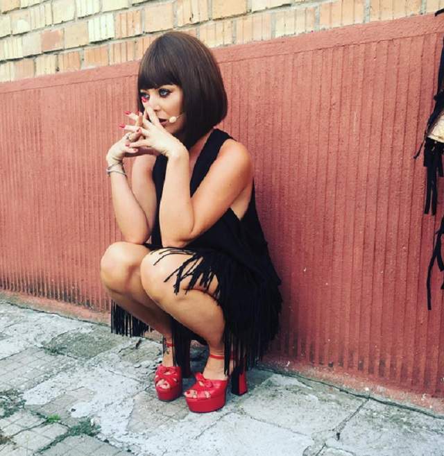 FOTO / Ieri - afro, azi - brunetă și tunsă bob! Delia Matache și-a uimit prietenii cu o nouă schimbare de look