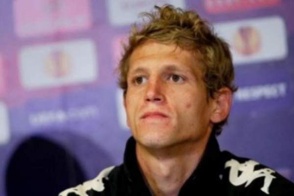 Mihai Neșu își caută liniștea și leacul la Muntele Athos! Imagine emoționantă cu fostul fotbalist din timpul rugăciunilor de Sf. Alexandru