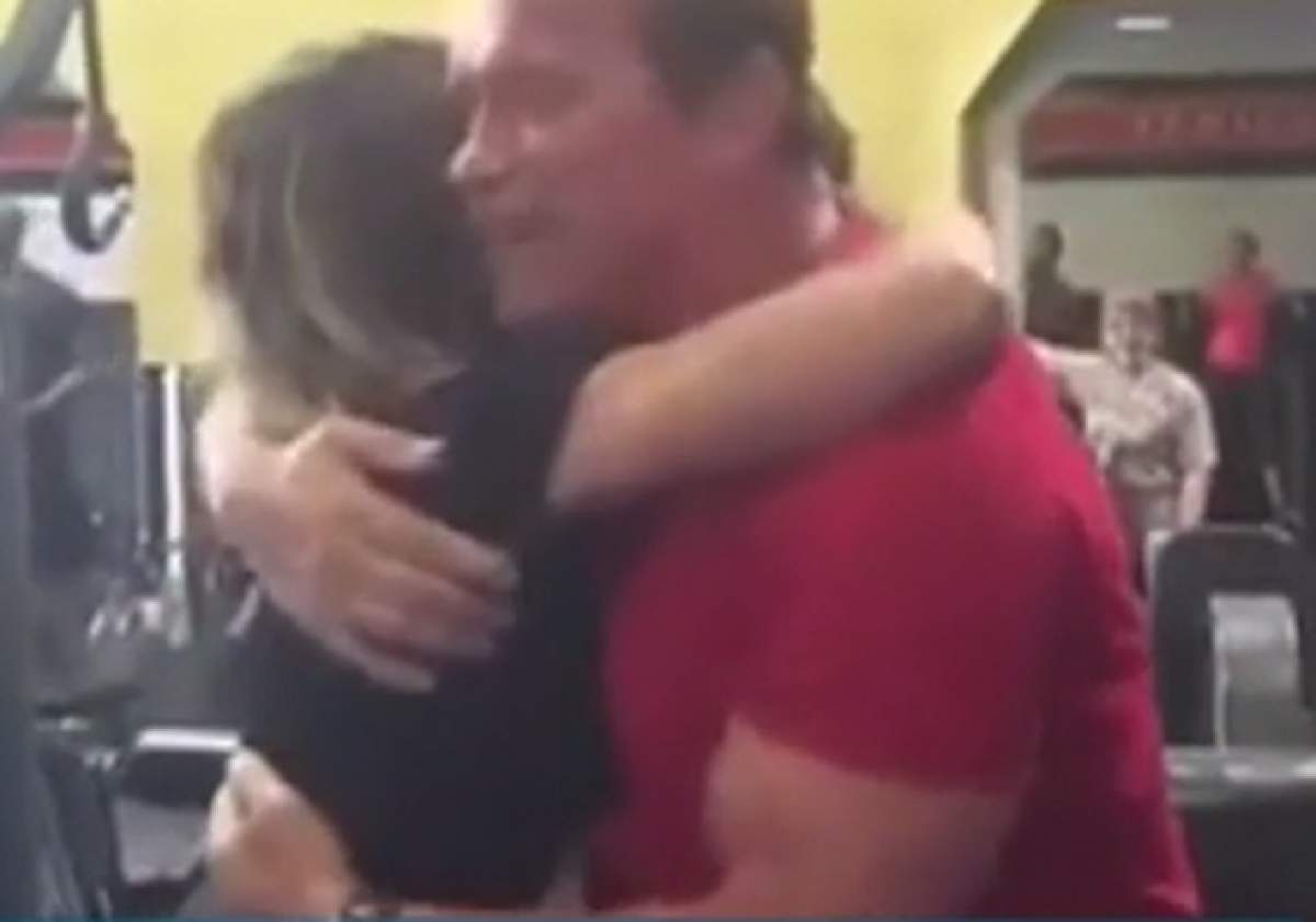 VIDEO / Arnold Schwarzenegger, knock-out de la o româncă! Cum a reacționat la 69 de ani când au fost față în față