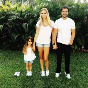 FOTO / Familia lor se măreşte! Modul inedit în care actorul Luis Fonsi a anunţat că SOŢIA lui e ÎNSĂRCINATĂ