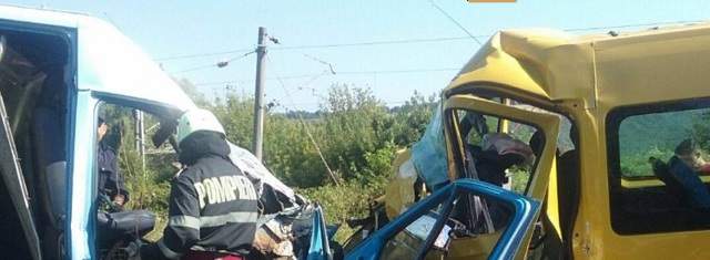 Accident de proporţii în Hunedoara! 20 de răniţi, dintre care doi minori