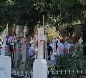 VIDEO / N-a rezistat durerea imensă şi nu a participat la înmormântare! Tatăl lui Florin Salam a fost înmormântat în lipsa fiului