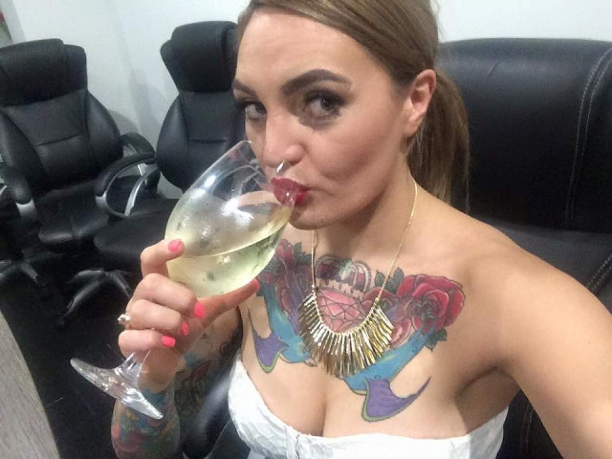 FOTO / Arată demenţial, însă ascunde un secret tenebros: "Multe femei, inclusiv eu, mă confrunt cu problema asta care nu e deloc feminină"