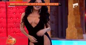 VIDEO / Daniela Crudu, fără lenjerie intimă în platoul emisiunii "Un show păcătos"