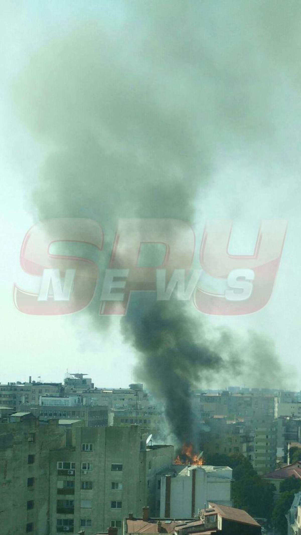 FOTO / Incendiu puternic în Centrul Capitalei! Pompierii au sosit de urgență
