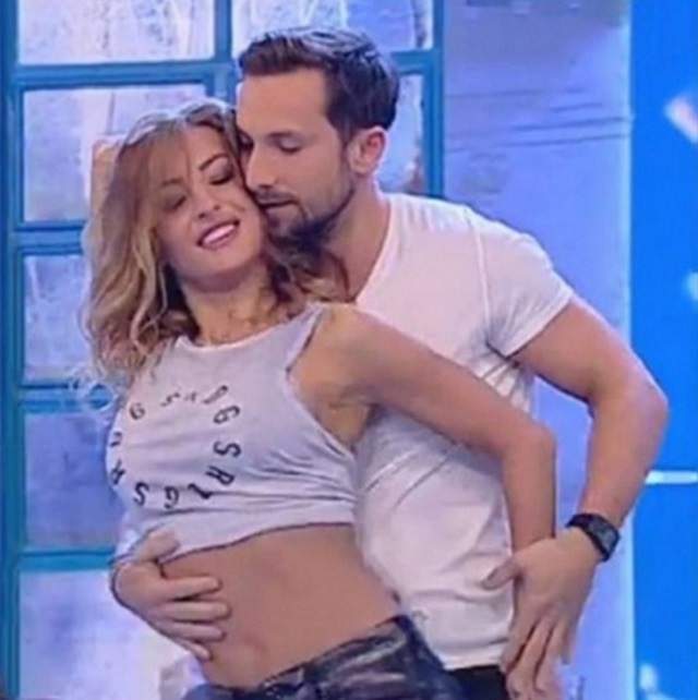 La TV se "iubeşte" cu Dani Oţil, acasă se gândeşte la măritiş cu altul! Flavia Mihăşan şi iubitul, declaraţii incendiare despre cum va fi ziua nunţii lor