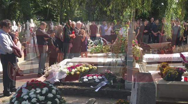 FOTO & VIDEO / Imagini cutremurătoare! Irinel Columbeanu, devastat de durere la înmormântarea tatălui său!