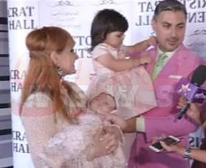 Alina Sorescu şi Alexandru Ciucu şi-au botezat fetiţa: "Ana Raisa a adormit imediat după ceremonie"