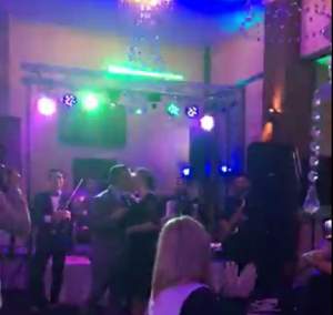 VIDEO / Petrecere de zile mari la aniversarea lui Reghe! Anamaria Prodan, cerută în căsătorie din nou