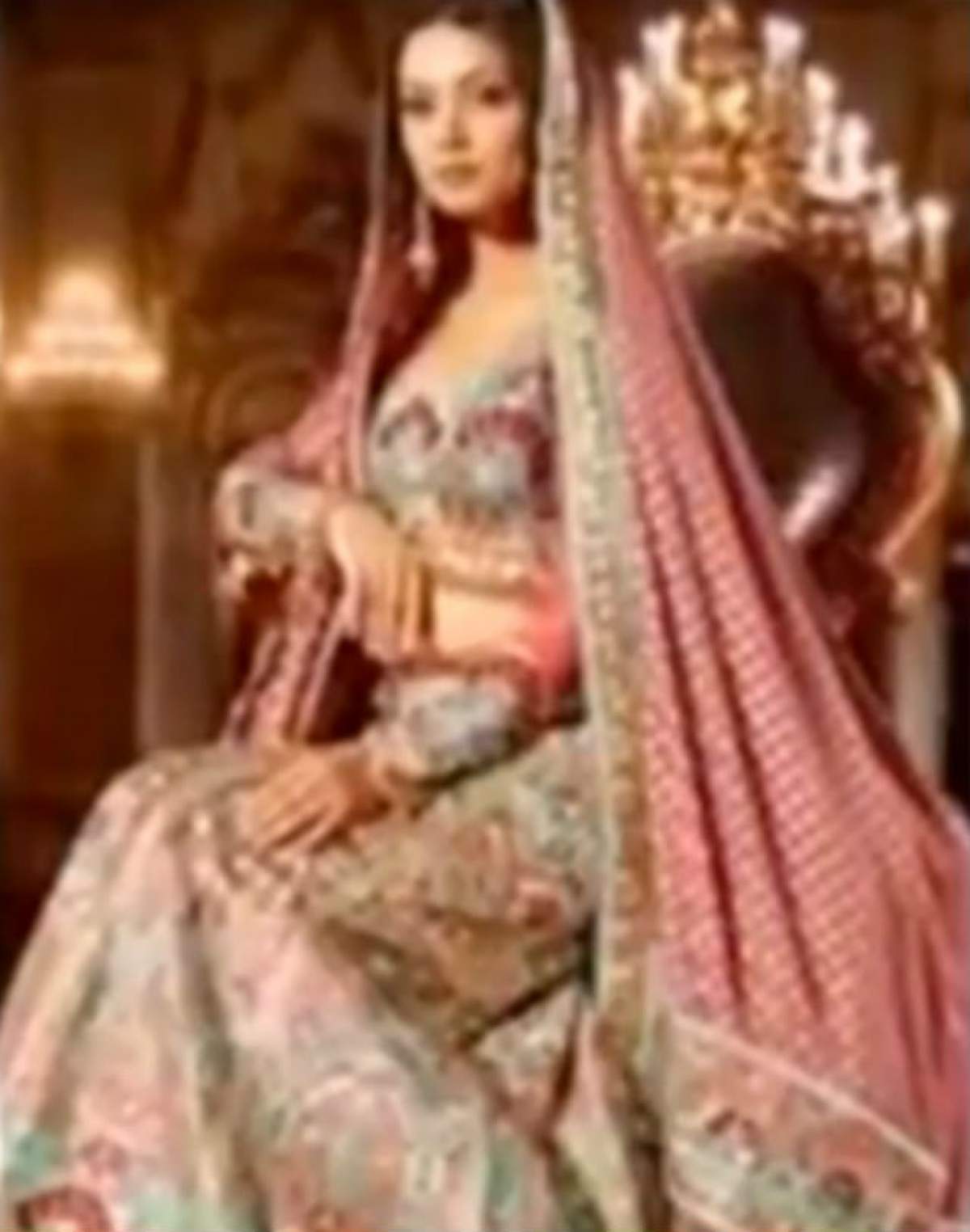 VIDEO & FOTO / Impresionante, dar şi foarte scumpe! Cele mai spectaculoase rochii de mireasă în stil indian