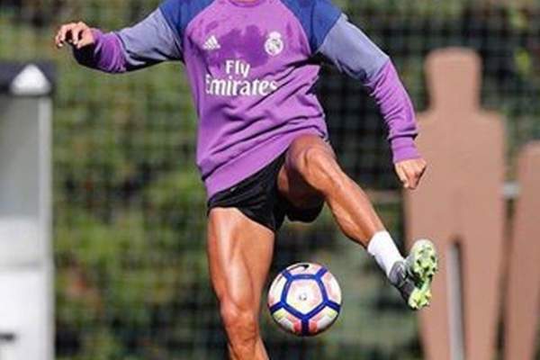 Fotbaliștii nu driblează bine doar pe teren, ci și în dormitor! Au cele mai frumoase iubite, care îți taie respirația