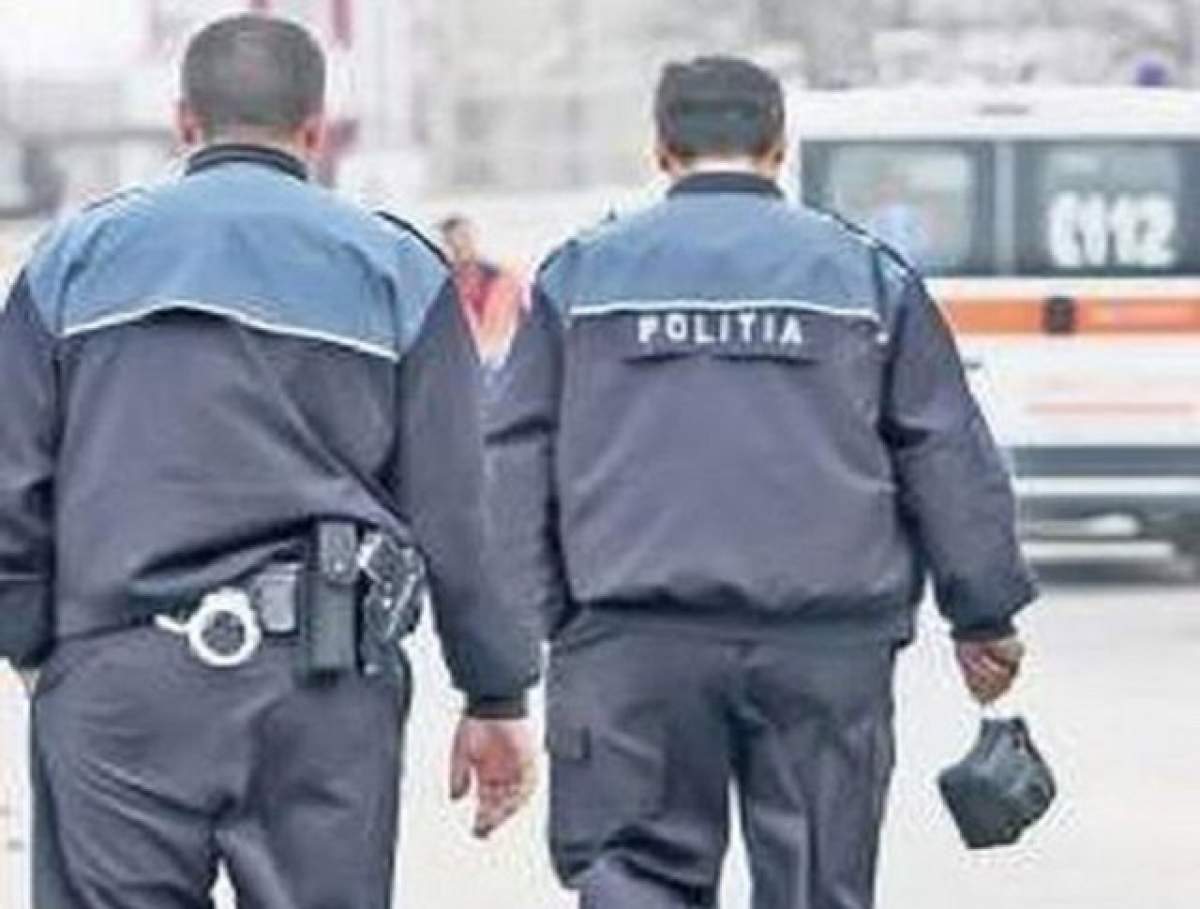 Cea mai mare gafă a Poliţiei Române! Garcea e copil în pantaloni scurţi pe lângă aceşti agenţi