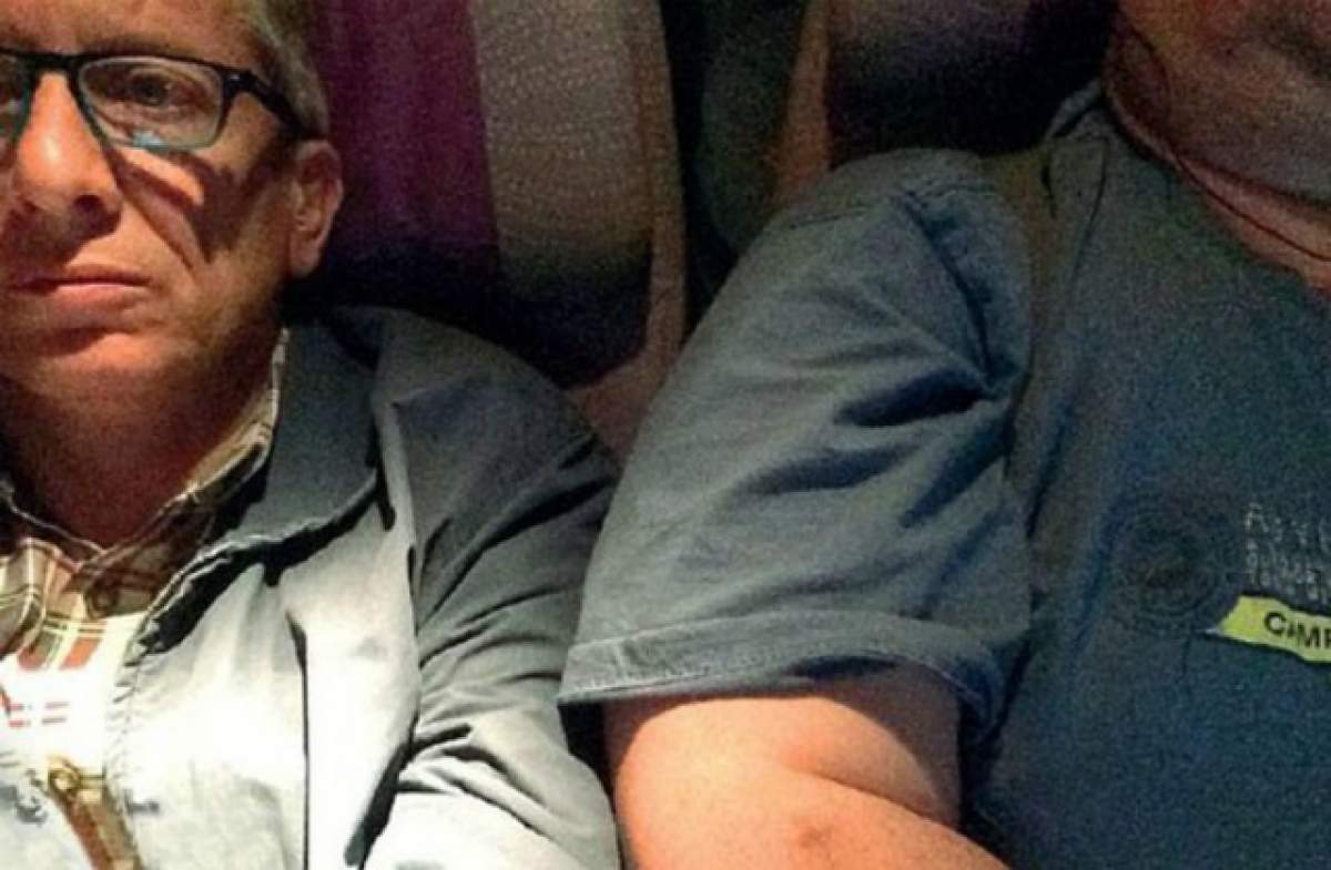 A urcat în avion, dar a avut un şoc când a văzut cine stătea lângă el. Imediat a dat în judecată compania de transport