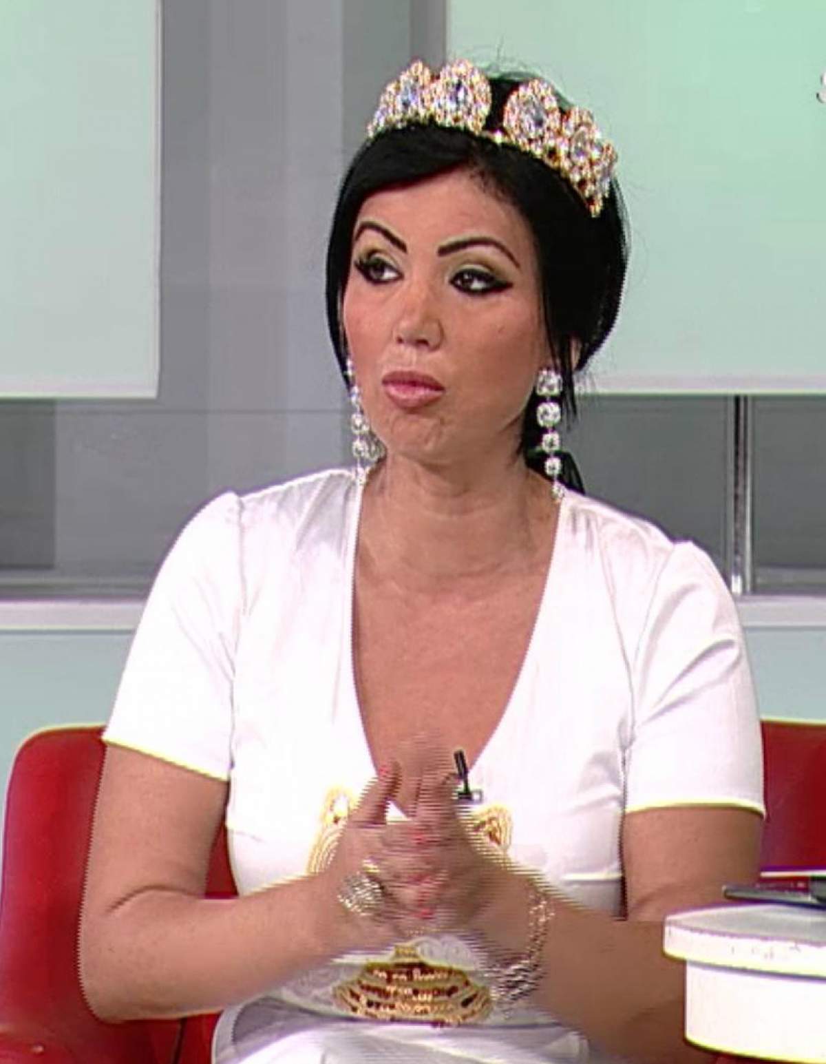 Adriana Bahmuţeanu, apariţie de senzaţie în emisiunea "Necenzurat" de astăzi!