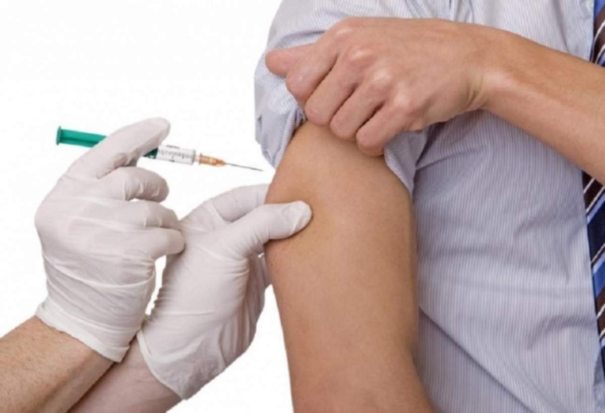 ÎNTREBAREA ZILEI - LUNI: Ce se întâmplă în organismul uman după vaccinare?